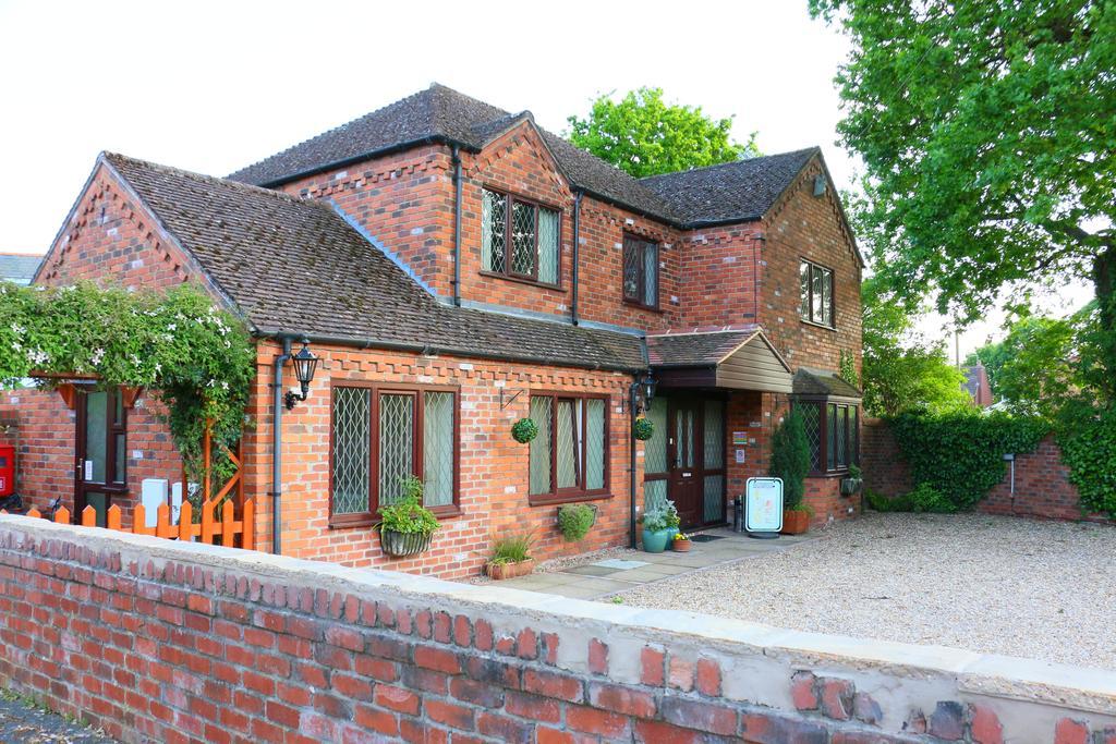 Eagles Guest House Lincoln Exteriör bild